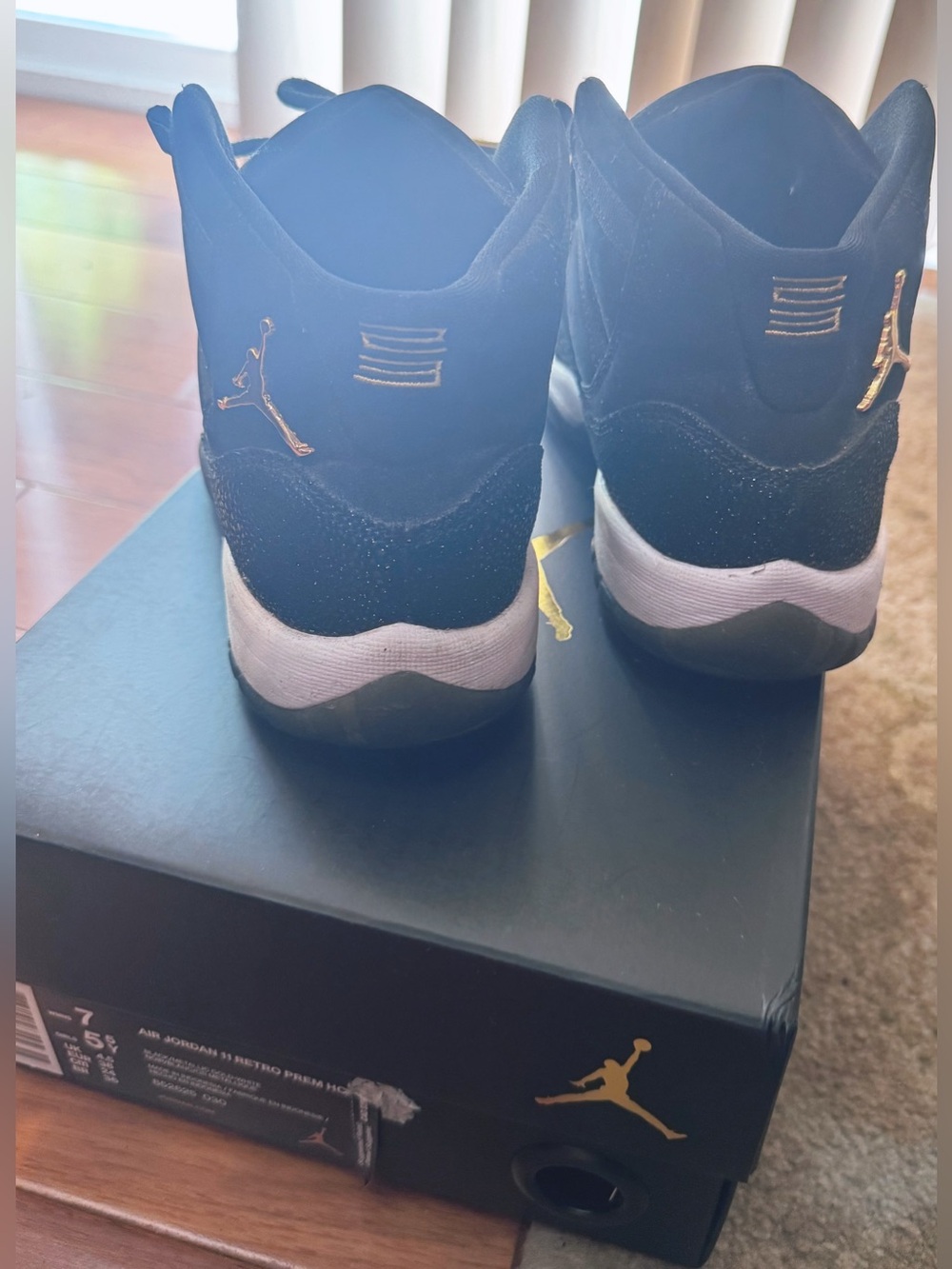 Air Jordan 11 Retro GS 'Heiress' (Black Stingray) - Picture 3 of 4